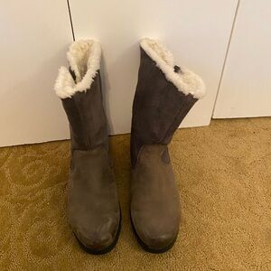 Sorel Women's Tan Shearling-Lined Winter Boots